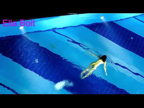 ❤️ मी पाहणे थांबवू शकत नाही, तरुण गोरा ELLA BOLT रिसॉर्ट पूलमध्ये नग्न पोहताना पकडला गेला ️❌ गुदद्वारासंबंधीचा व्हिडिओ mr.my-hentai-gallery.ru वर ️❤